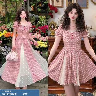 甜美公主风梨形显 2025新款 法式 复古蕾丝拼接格纹连衣裙大码 夏新款
