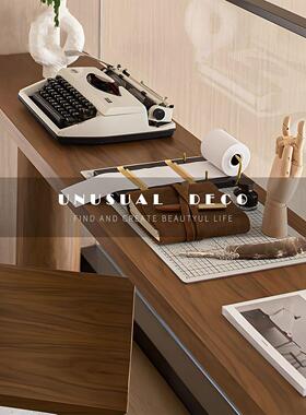 UNUSUAL 样板间书房桌面摆件复古打字机装饰杂志软装手工组合饰品