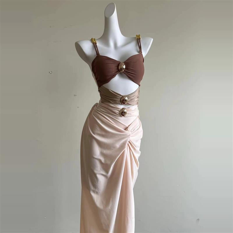 高货特价女韩游泳衣抹胸简约连体镂空黑色金属小胸性感比基尼温泉