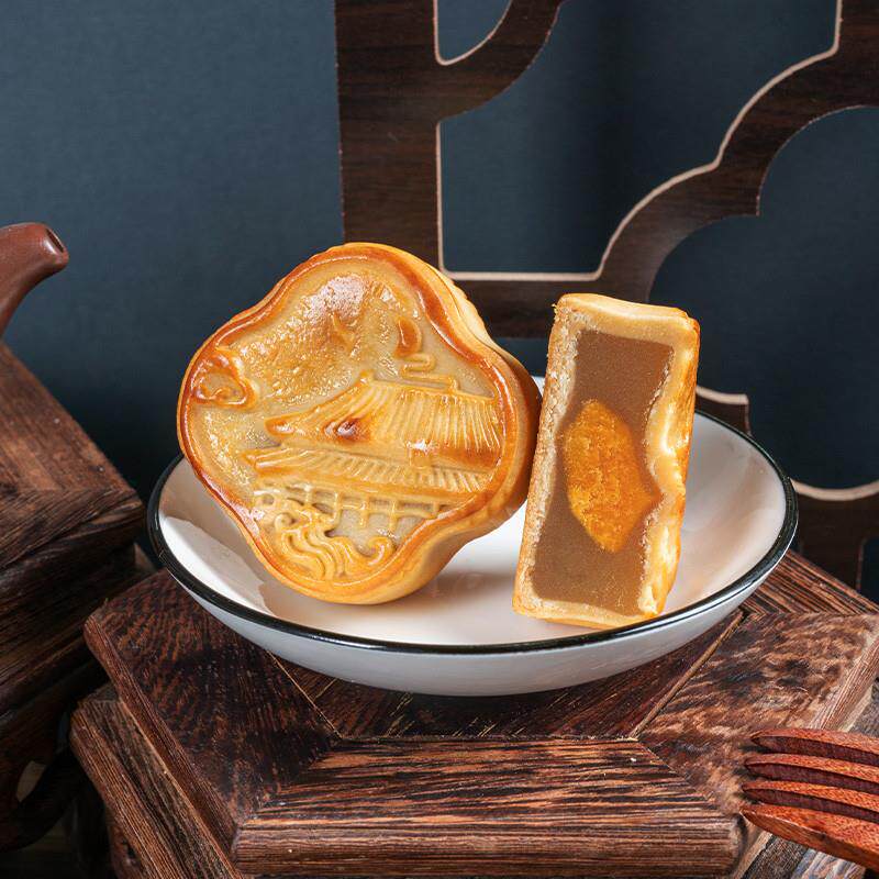 正宗五仁月饼广式草莓味多口味散装咸蛋黄糕点莲蓉下午茶中秋