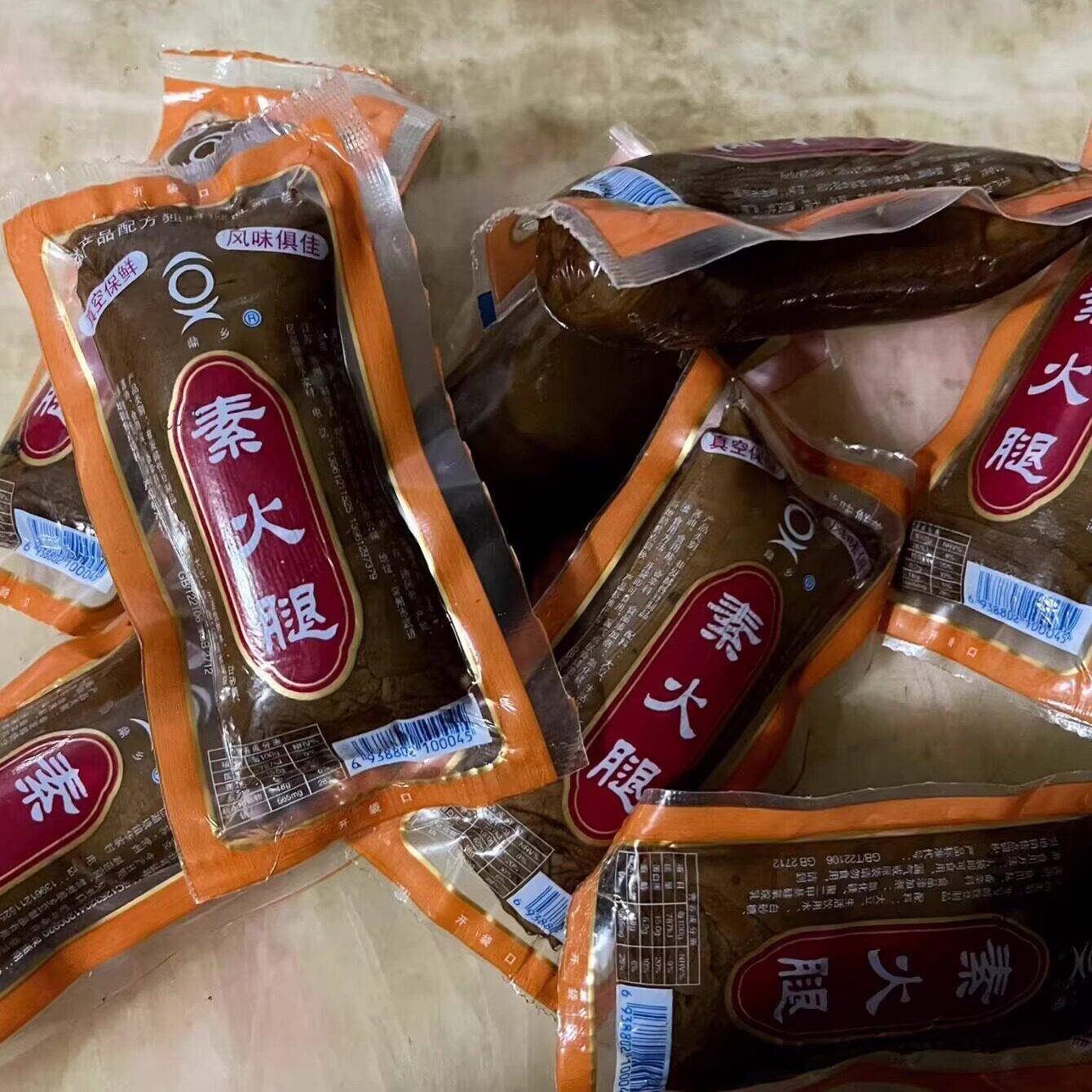 速发现货正宗素火腿素鸡五香豆卷豆皮豆腐豆制品素肉零食新千层豆