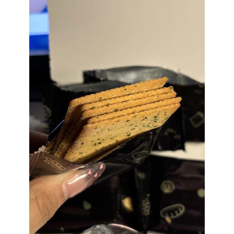 速发现货C2小盒脆纸薯饼海苔味薄脆饼干炭烧薄片饼干曲奇饼干解馋