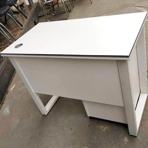 成都职员办公桌简约现代办公室桌椅单人工位简易卧室电脑桌定制