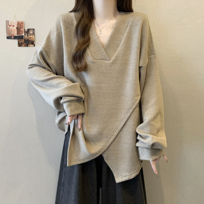 大码女装遮肚子慵懒风v领长袖卫衣女春秋胖妹妹显瘦别致正肩上衣