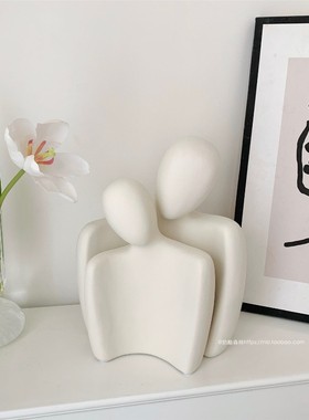 ins风抽象拥抱情侣人物摆件简约创意艺术客厅玄关电视柜家居装饰