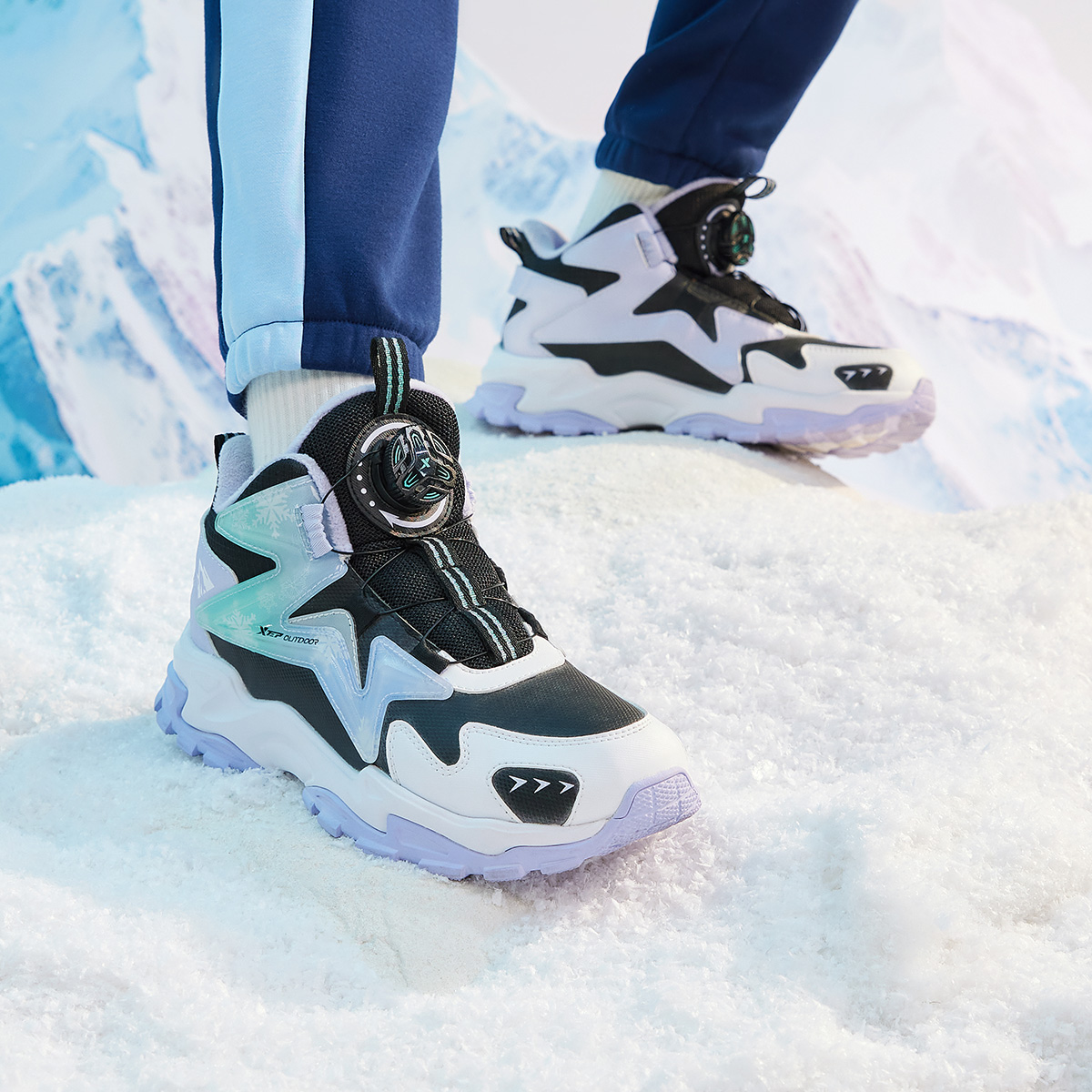 特步童鞋加绒保暖御寒休闲鞋