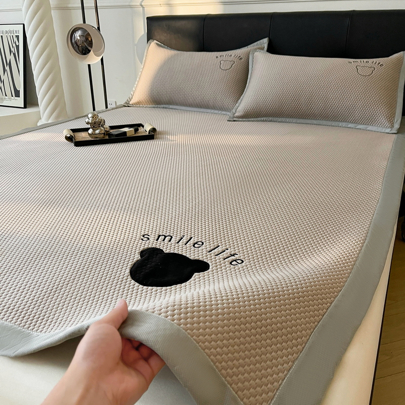 优选A类凉感冰豆豆冰丝凉席三件套2024夏天新款空调软席子可机洗