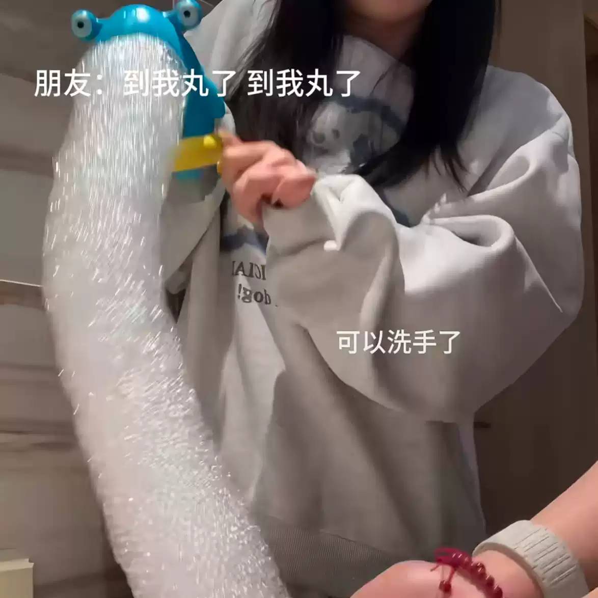 鲨鱼造型泡泡机家用创意哄娃神器