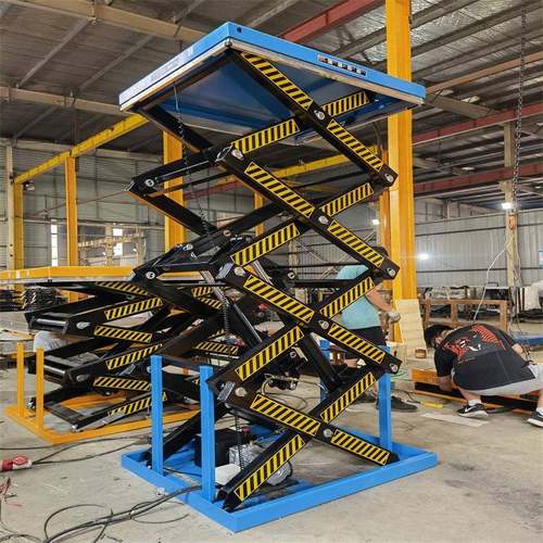 小型升降机全自行迷你剪叉式4米6米商场高空作业平台迷你升降平台