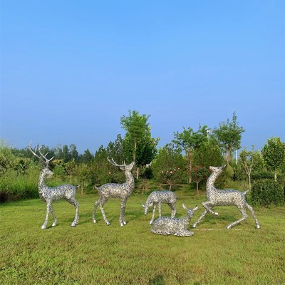 不锈钢成品鹿子雕塑大型发光镂空梅花鹿金属镜Q面动物景观艺术摆