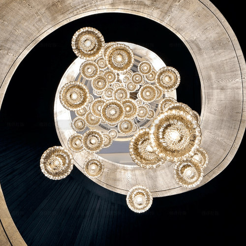 楼梯吊灯长吊灯复式楼大吊灯商场购物中心中空R玻璃灯具定制工程