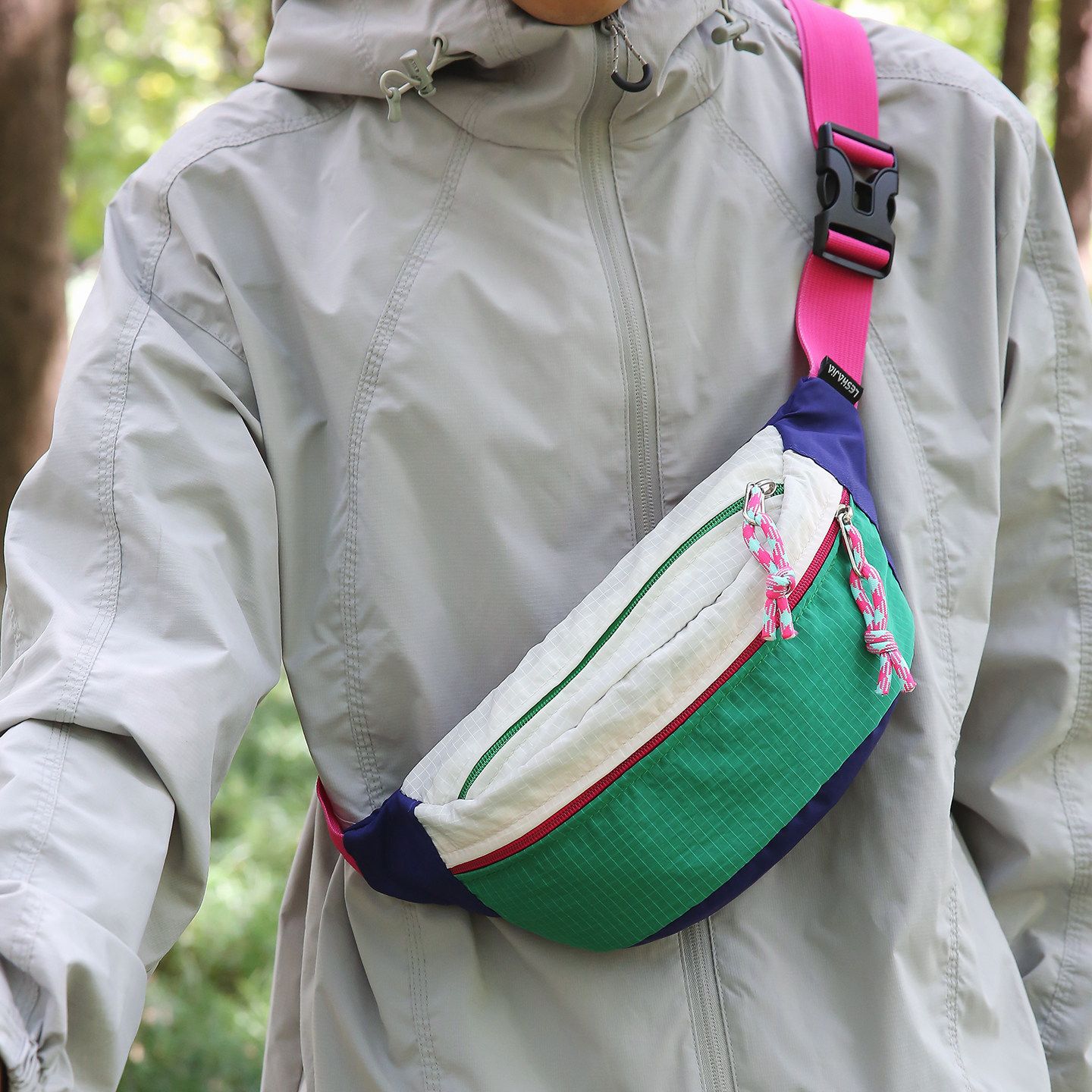 夏季新款小号胸包彩虹撞色斜跨运动户外包男女情侣款百搭跑步腰包