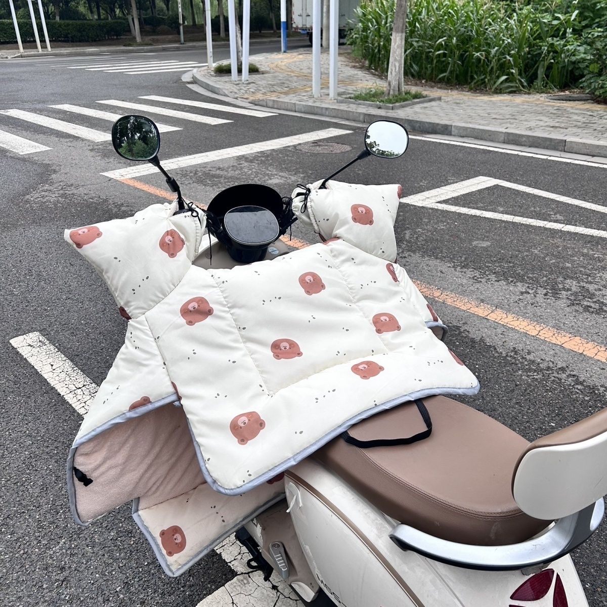 电动车挡风被冬季防雨加绒加厚电车防水新款通用型摩托车防晒新款