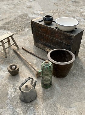 怀旧老物件风箱咸菜缸猪油罐烧火棍掏灰耙民俗景区展品饭店装饰品