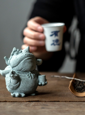 优选碌心青砂石掐指一算中式创意国潮逗兽记茶宠鱼缸造景桌面摆件