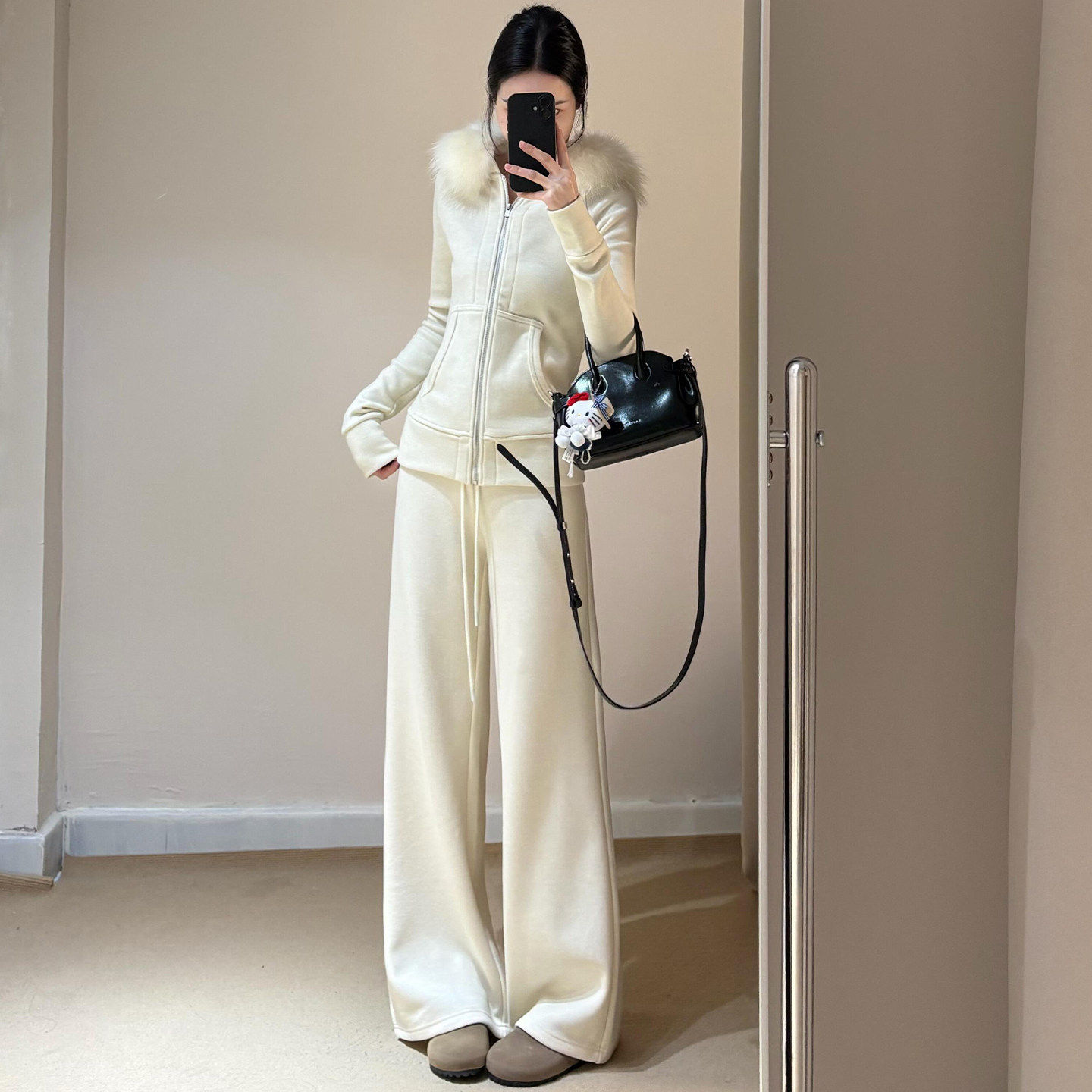 微喇休闲运动裤女秋冬2026新款修身显瘦梨型垂坠感加绒喇叭卫裤,女装/女士精品,休闲裤,淘宝优惠券,粉丝福利购,淘宝优惠卷