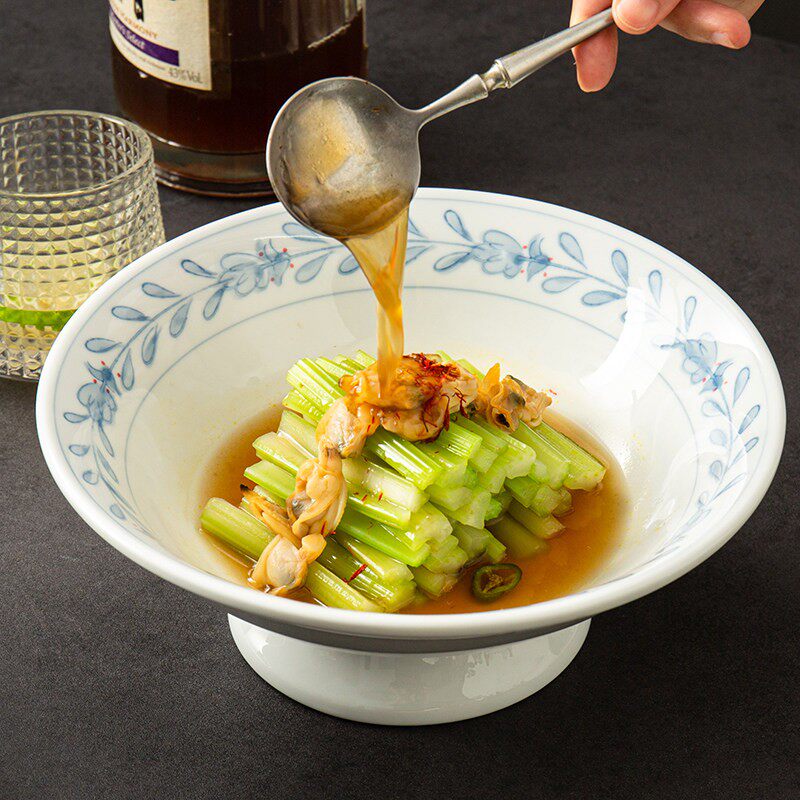 陶瓷釉下彩炒肉炒菜碗青花高脚碗中式凉皮碗特色商用圆形湘菜餐具