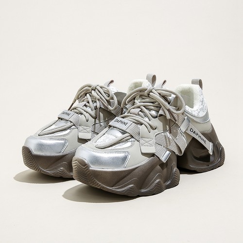 达芙妮2025冬季新款加绒老爹鞋女