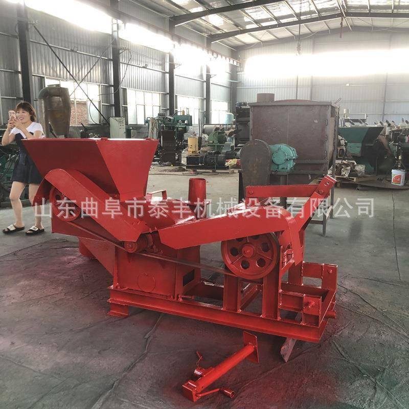 玉米芯除尘磨粉机化工原料饲料粉碎机干鲜辣椒薄饼粉碎机实用