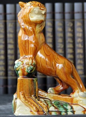 优选陶瓷老虎摆件唐三彩虎生肖虎年家居办公摆设桌面客厅餐厅卧室