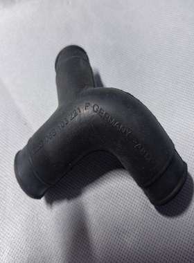 06B103221P  06B103221B 帕萨特A6LA4气门室盖废气管三通