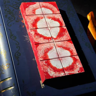 贝特尼迪红色恋人开心果夹心巧克力纯可可脂手工制作黑巧礼盒包装