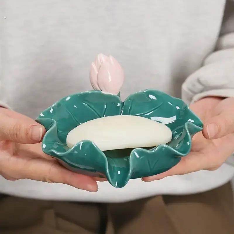 新品陶瓷肥皂盒家用卫生间浴室沥水皂碟托创意宿舍香皂盒子置物