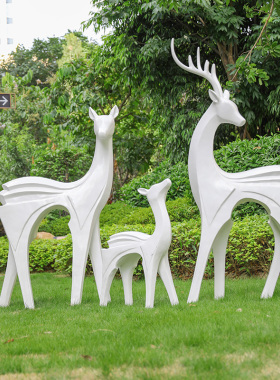 优选户外花园林玻璃钢几何抽象白鹿雕塑景区售楼部块面梅花鹿景观