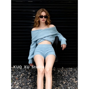 套装 秋冬穿搭美式 休闲短裤 毛衣露肩上衣修身 女 一字肩纯欲风针织衫