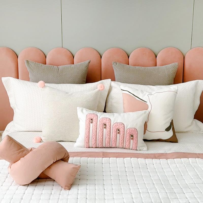 简约儿童房样板间粉色床旗抱枕组合展厅床品靠枕女孩房床尾巾搭毯