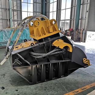 挖机液压破碎斗筛分粉碎铲斗旋转岩石粉碎铲斗挖掘机破碎斗