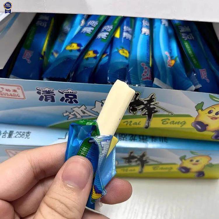 $裕康约63条清凉冰奶棒清凉薄荷奶糖棒清爽薄荷休闲零食儿童牛奶