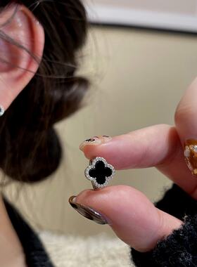 沁汝义乌饰品925银针耳饰D855黑色四叶草耳扣小众轻奢高级感简约