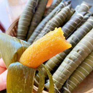 广西传统特产长条灰水粽碱水粽枧水粽手工草木灰糯米软糯香糯凉粽