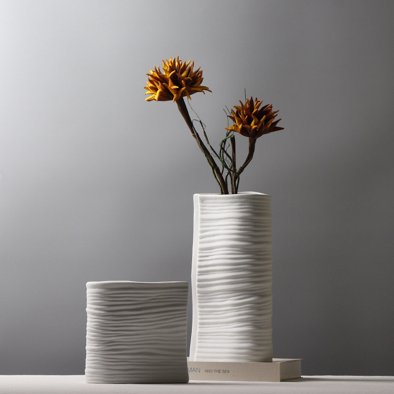 白色扁瓶 现代简约创意陶瓷插花花瓶 样板房售楼部艺术感装饰摆件,模玩/动漫/周边/娃圈三坑/桌游,文化/体育周边,淘宝优惠券,粉丝福利购,淘宝优惠卷