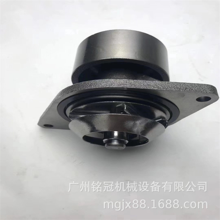 PC210-8 PC200-8MO PC220-8 PC240-8MO 6D107 QB6.7发动机水泵