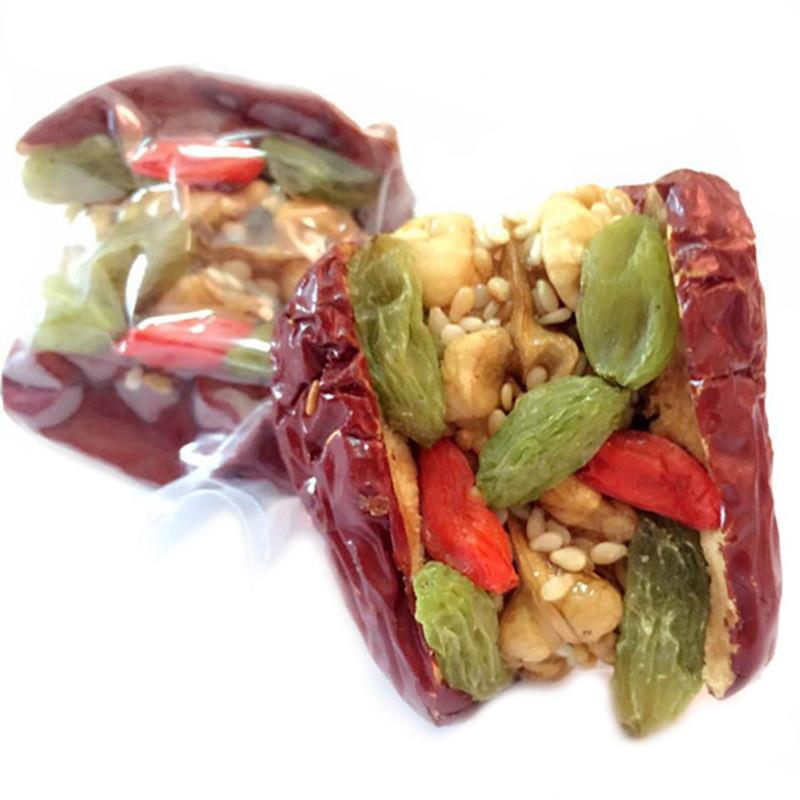 正宗买1送1新疆和田红枣夹核桃仁葡萄干大枣子干果什锦夹心抱抱零