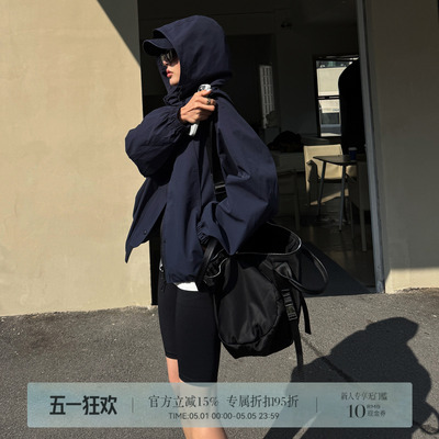 户外设计薄款连帽休闲短外套女