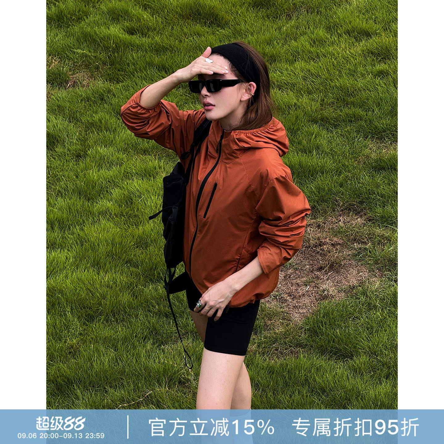 RHER户外机能透气薄连帽冲锋衣图片