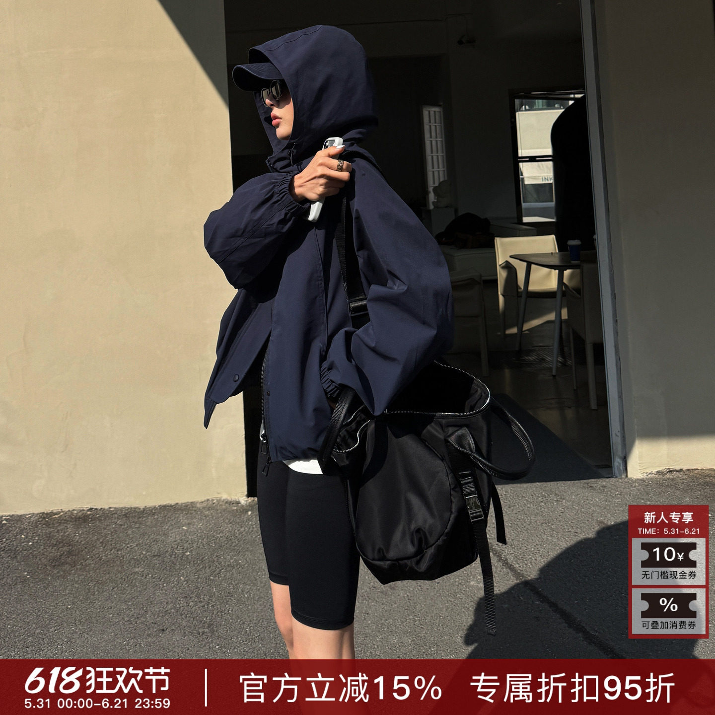 户外设计薄款连帽休闲短外套女