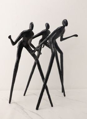 北欧极简金属奔跑三人组摆件样板房电视柜客厅书房家居饰品摆件