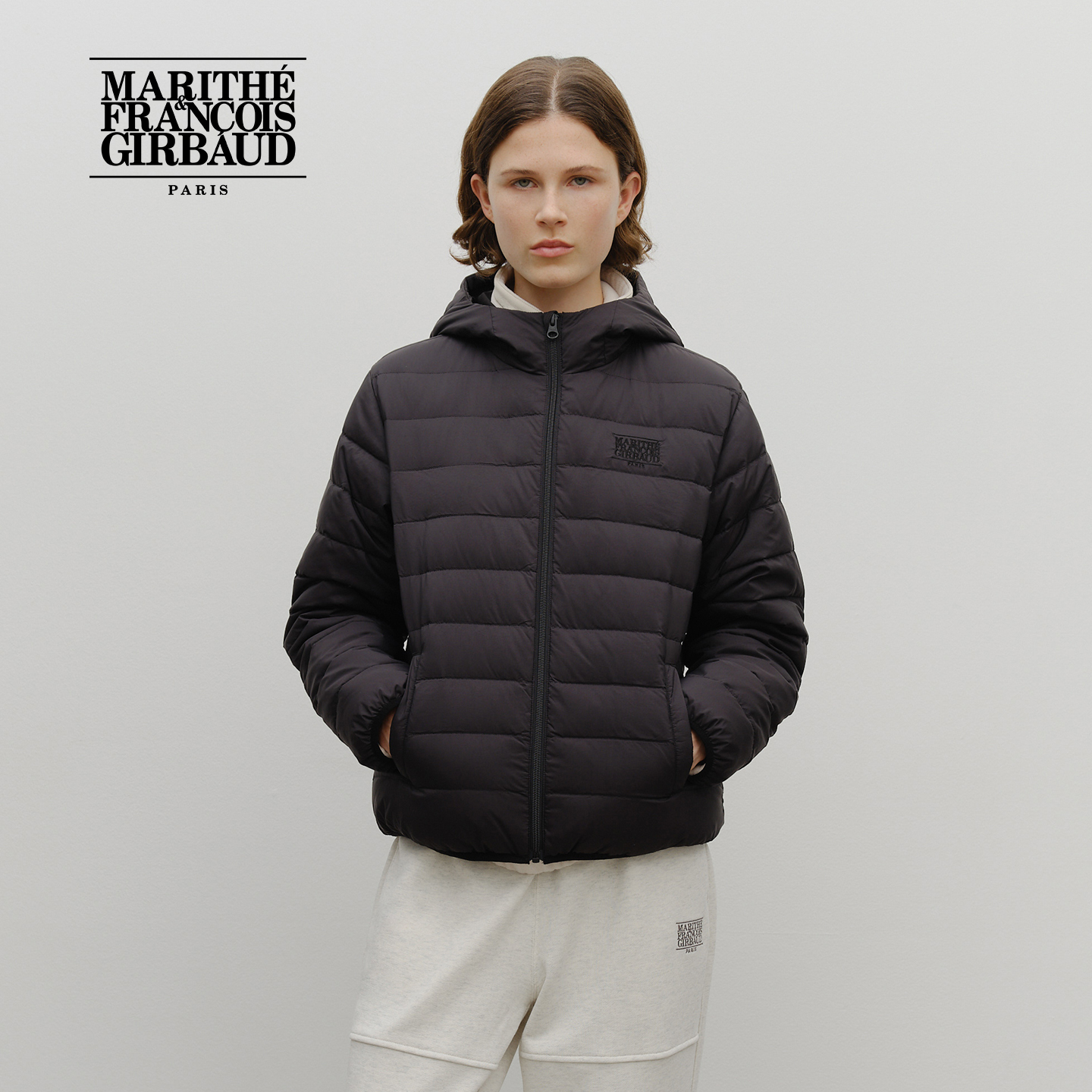 MARITHE经典LOGO连帽轻薄排骨羽绒服 男女同款刺绣上衣2025年秋冬