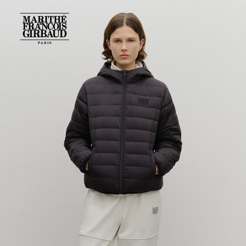 MARITHE经典LOGO连帽轻薄羽绒服