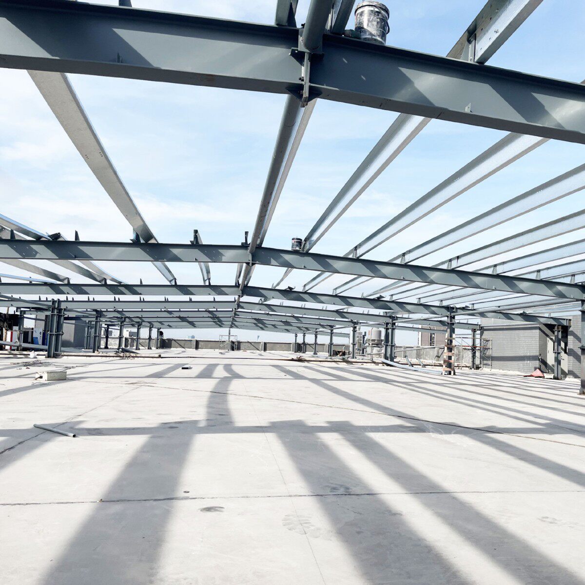 钢结构厂房屋面加建制作安装国内外全包项目低合金高强钢高锌檩条