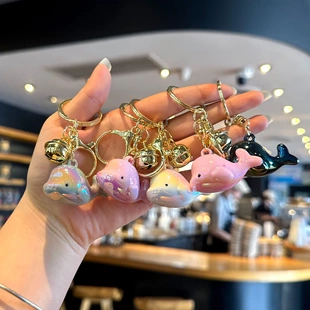 创意电镀炫彩海豚亚克力钥匙扣挂件可爱变色铃铛彩色书包挂件