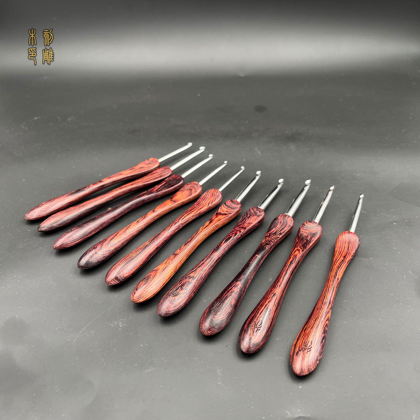 刻雕牌钩针 紫油梨木柄 纯手工编织钩织工具 大号勾针 毛衣钩针