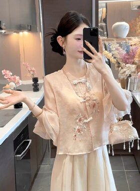 新中式国风穿搭一整套轻奢高级感富家千金大方得体杏色盘扣套装夏