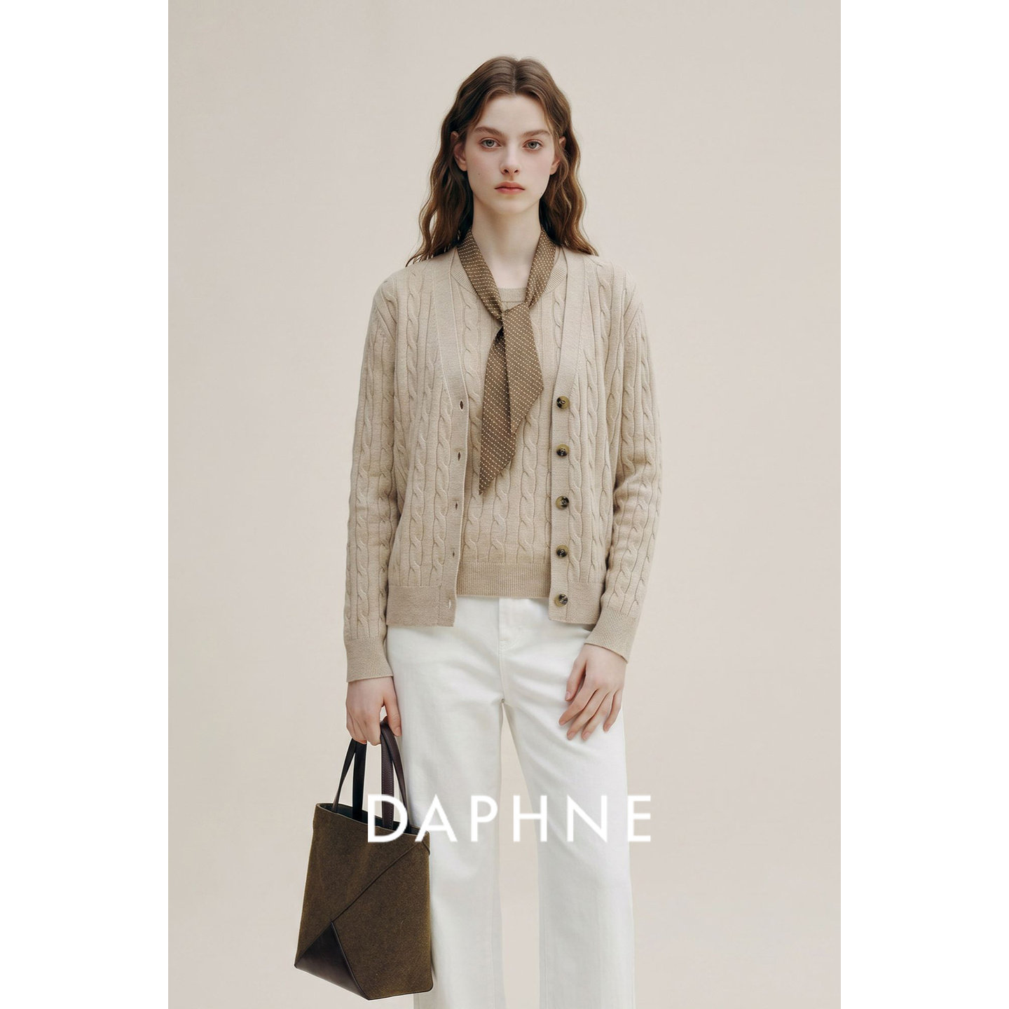 Daphne达芙妮轻熟简约风麻花纹针织开衫女秋V领纽扣显瘦毛衣外套