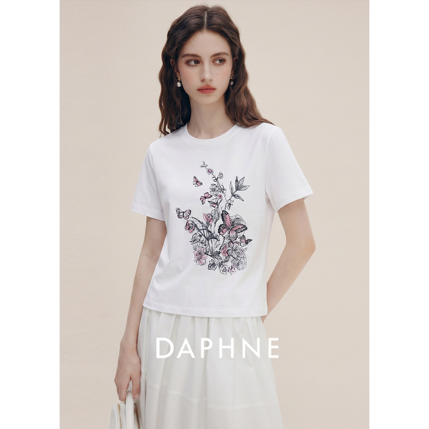 Daphne达芙妮新疆棉法式浪漫蝴蝶花卉印花短袖白T恤女夏宽松上衣