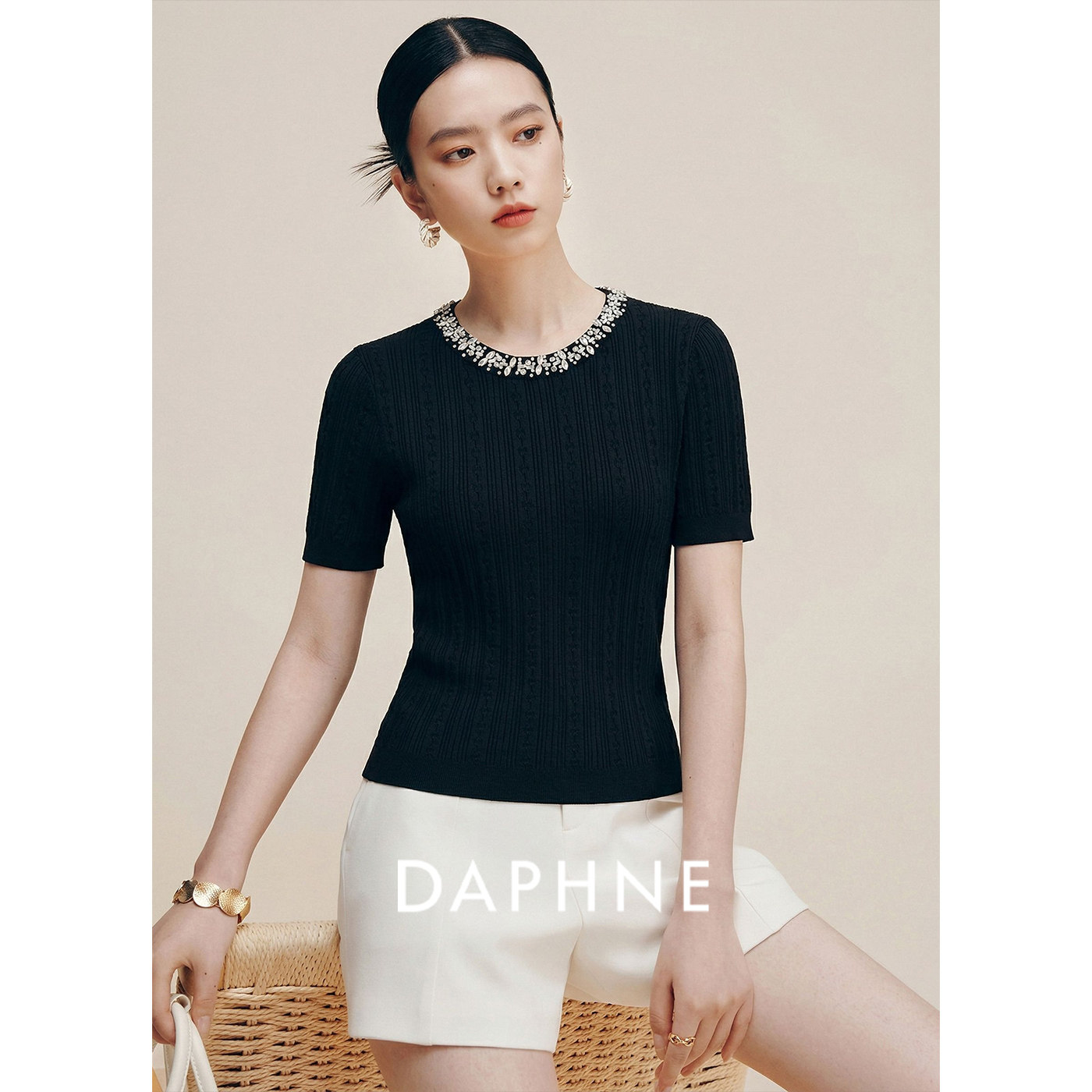Daphne达芙妮桑蚕丝重工亮片圆领短袖针织衫女夏黑色显瘦气质T恤图片